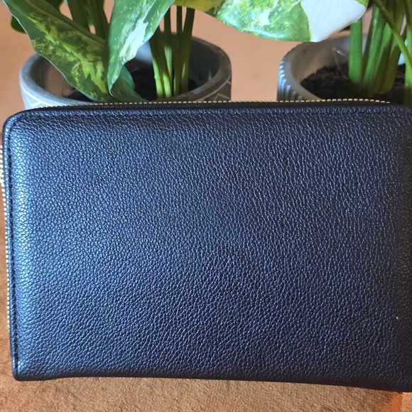 8 Piece FASHION GIFT OR RESALE BUNDLE. - Picture 12 of 14